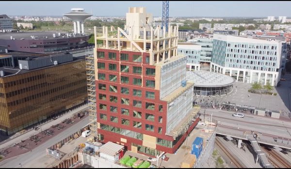 predio-de-madeira-51-metros